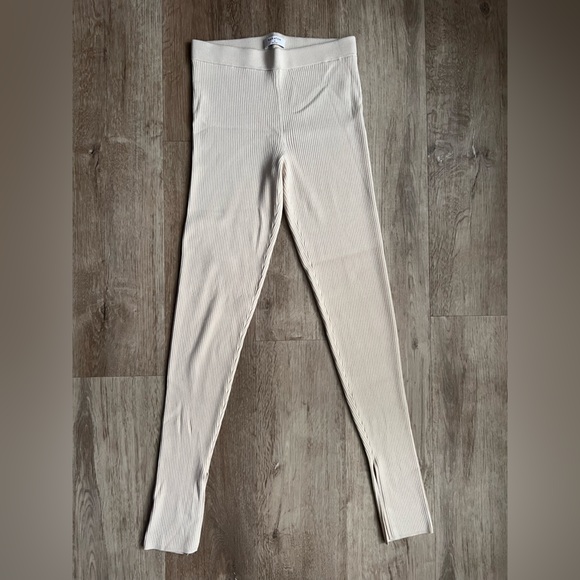 Babaton Cream Ribbed leggings - Picture 2 of 3